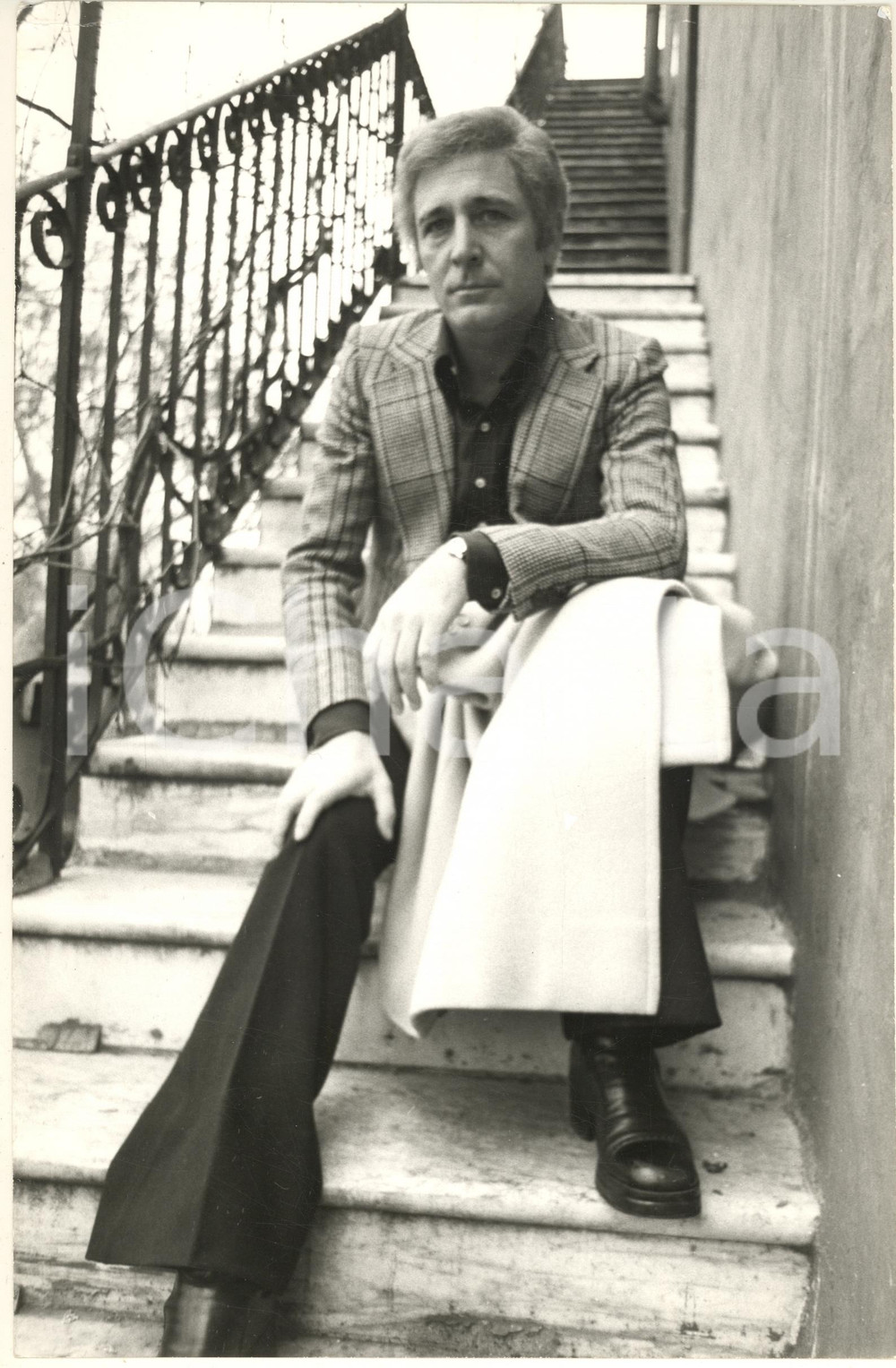 Fotografia d epoca originale 1975 ca COSTUME ITALIA Ugo PAGLIAI in campagna  Ritratto Foto 20x30 8 1