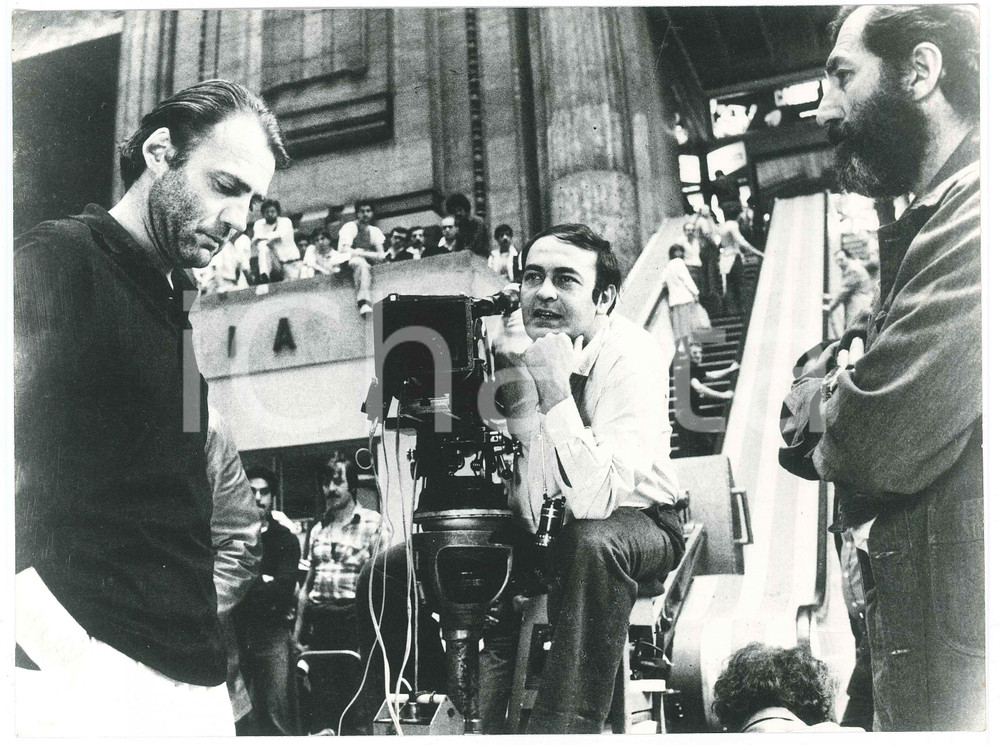 Fotografia d epoca originale 1980 MILANO Stazione Centrale Giuseppe BERTOLUCCI Bruno GANZ Oggetti smarriti 1