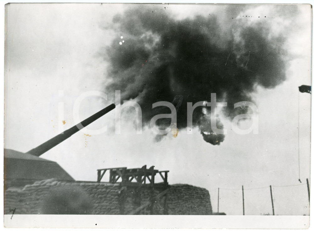 Fotografia d epoca originale 1944 CANALE DELLA MANICA WW2  Cannone tedesco spara su Marina inglese Fotografia 1