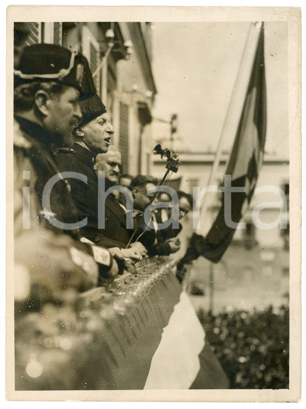 Fotografia d epoca originale 1929 LIVORNO Piazza Cavour  Discorso Augusto TURATI tra CIANO e TERUZZI Foto 1