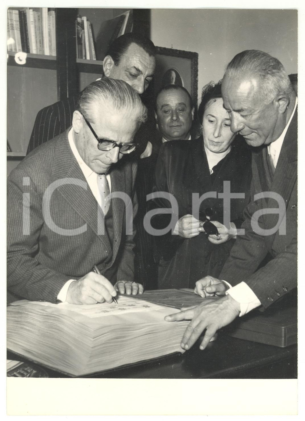 Fotografia d epoca originale 1955 ca SAN MAURO PASCOLI Giovanni GRONCHI nella casa di Giovanni PASCOLI 1