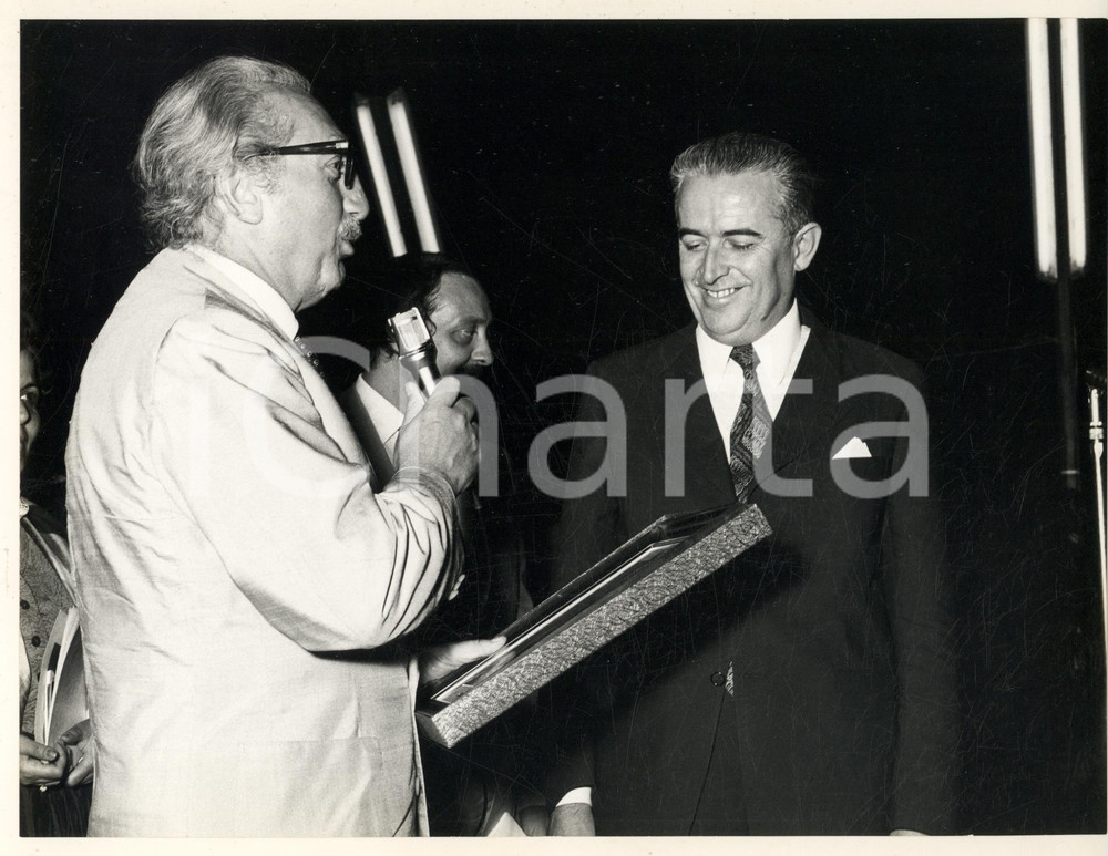 Fotografia d epoca originale 1972 PIACENZA Serata Musica in piazza Sindaco Erio GHILLANI Luigi SANTA MARIA 1