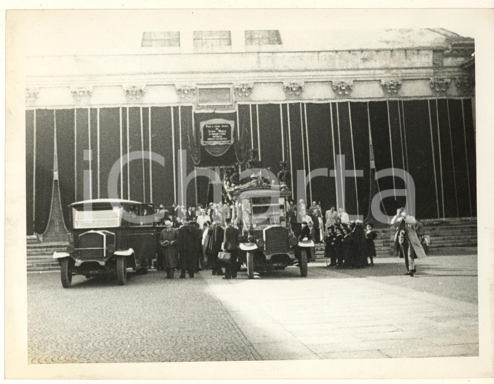 Fotografia d epoca originale Ottobre 1944 WW2 MILANO Chiesa S. Vittore al Corpo  Funerali  Foto 1 1