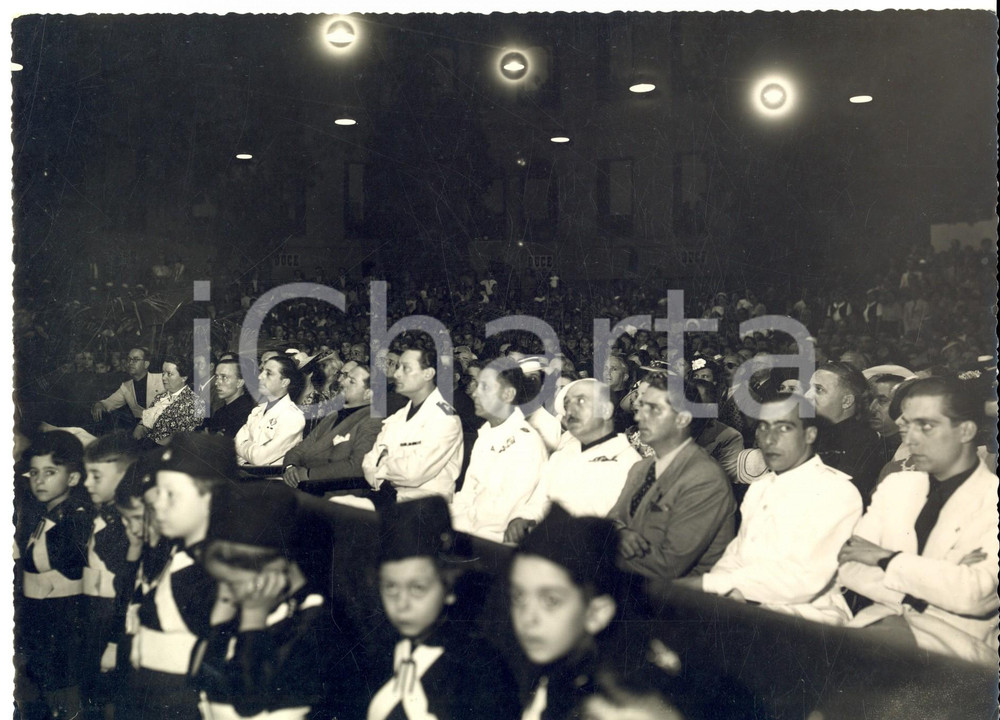 Fotografia d epoca originale 1940 ca IL CAIRO ph. ARMAND Cerimonia Italo BALBO e balilla in platea 1