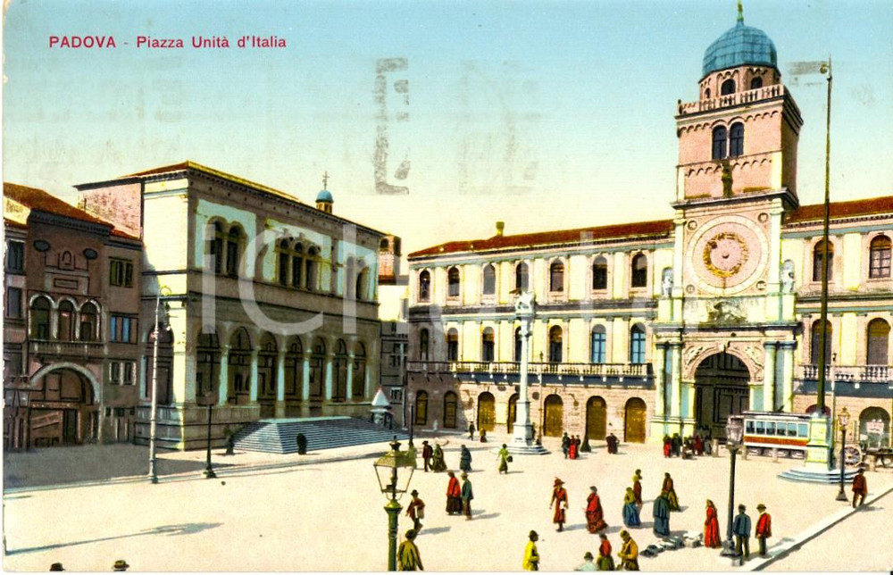 Cartolina originale da collezione 1941 PADOVA Veduta di piazza Unità  d Italia con passanti Cartolina FP VG 1