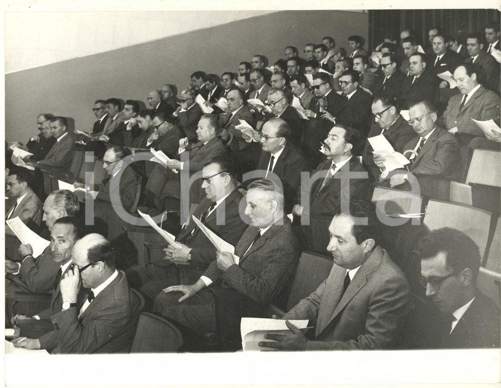 Fotografia d epoca originale 1966 MILANO Assemblea A.I.M. Associazione Italiana Metallurgia Foto 24x18 cm 1