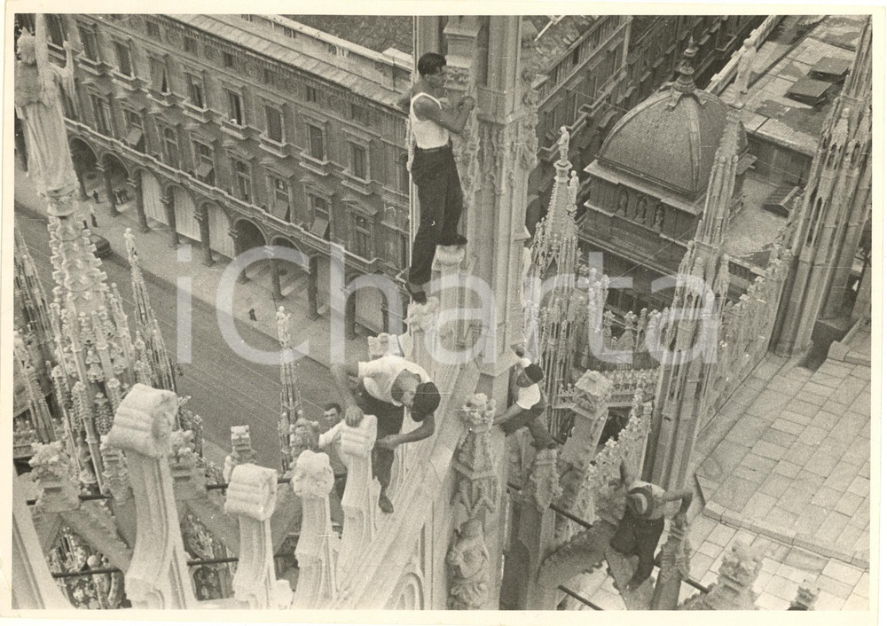 Fotografia d epoca originale 1938 MILANO DUOMO Lavori di restauro sulle guglie  Foto 24x18 cm 1