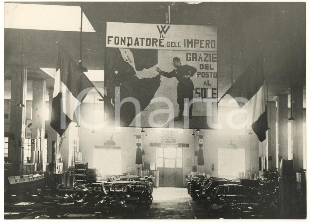 Fotografia d epoca originale 1940 ca MILANO Fiera Campionaria  Stand automezzi con allestimento fascista 1
