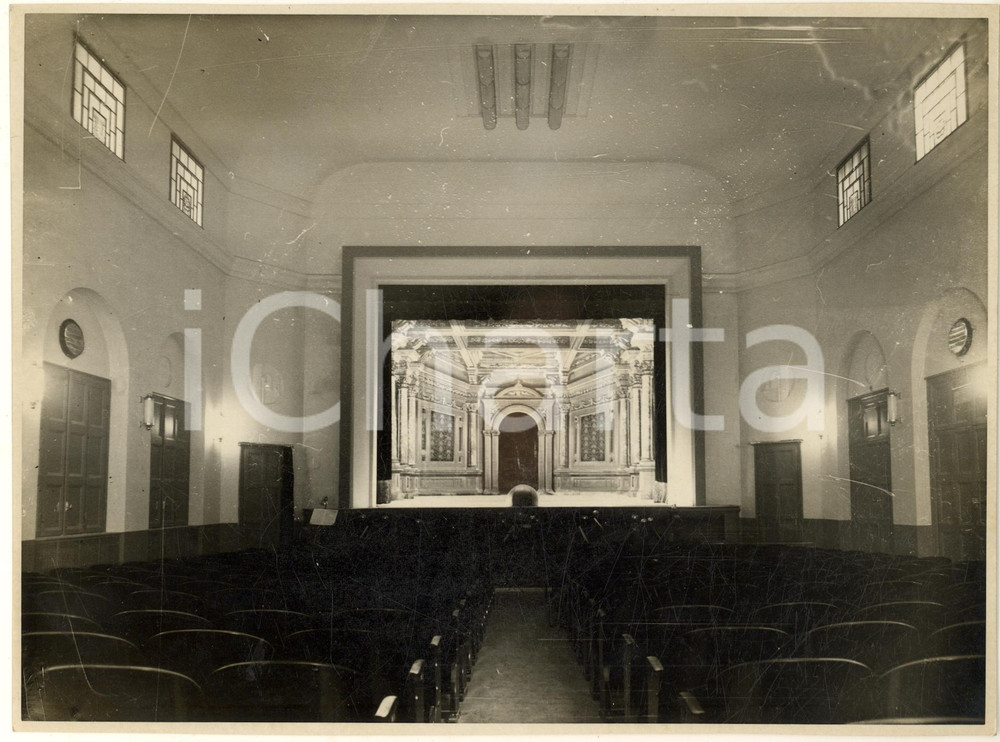 Fotografia d epoca originale 1932 ARCHITETTURA MILANO Teatro del Littorio  Gruppo Oberdan  Palcoscenico 1