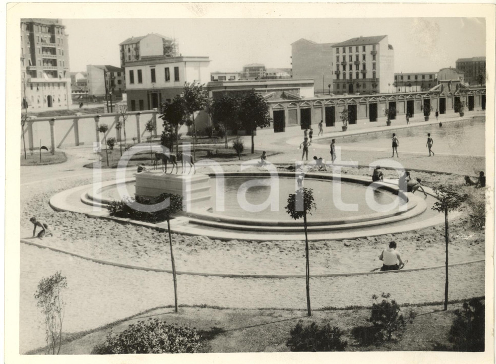 Fotografia d epoca originale 1933 MILANO via Ponzio  Piscina ROMANO  Inaugurazione vasca bambini Foto 1