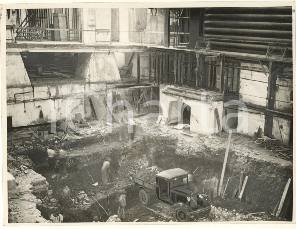 Fotografia d epoca originale 1938 MILANO Ricostruzione del TEATRO LIRICO dopo l incendio Foto 24x18 1