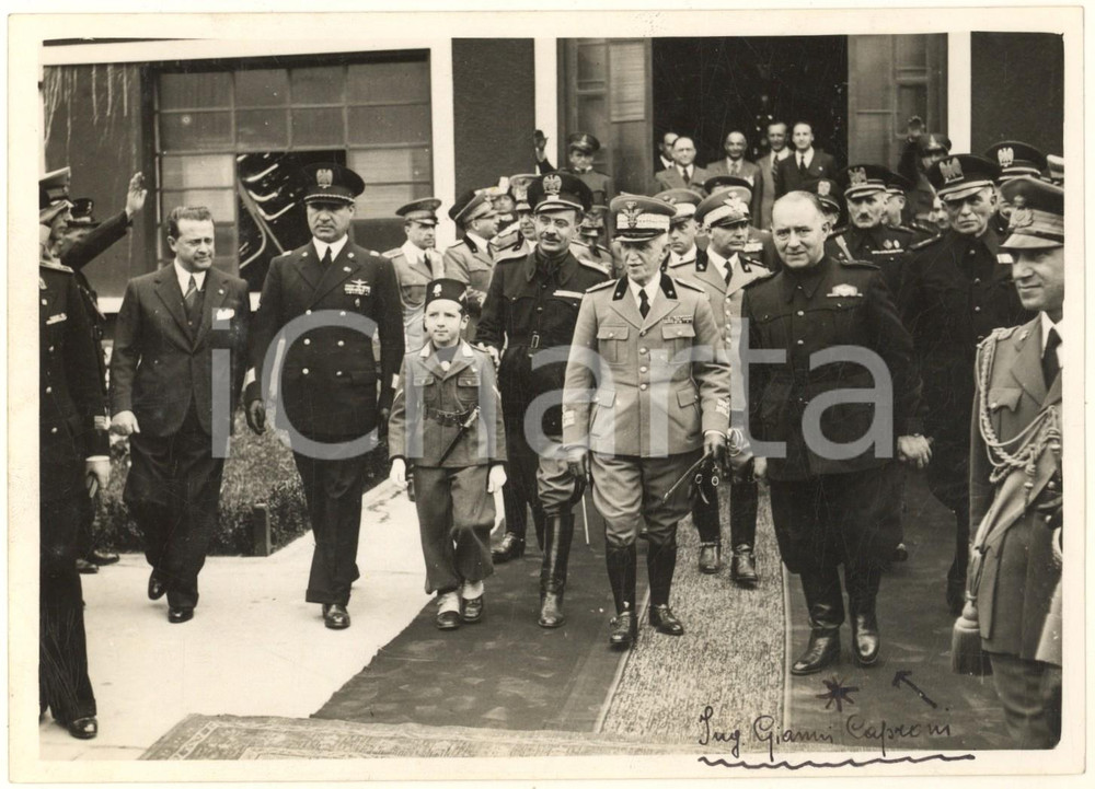 Fotografia d epoca originale 1940 MILANO Fiera Campionaria  Gianni CAPRONI accoglie il re al suo padiglione 1