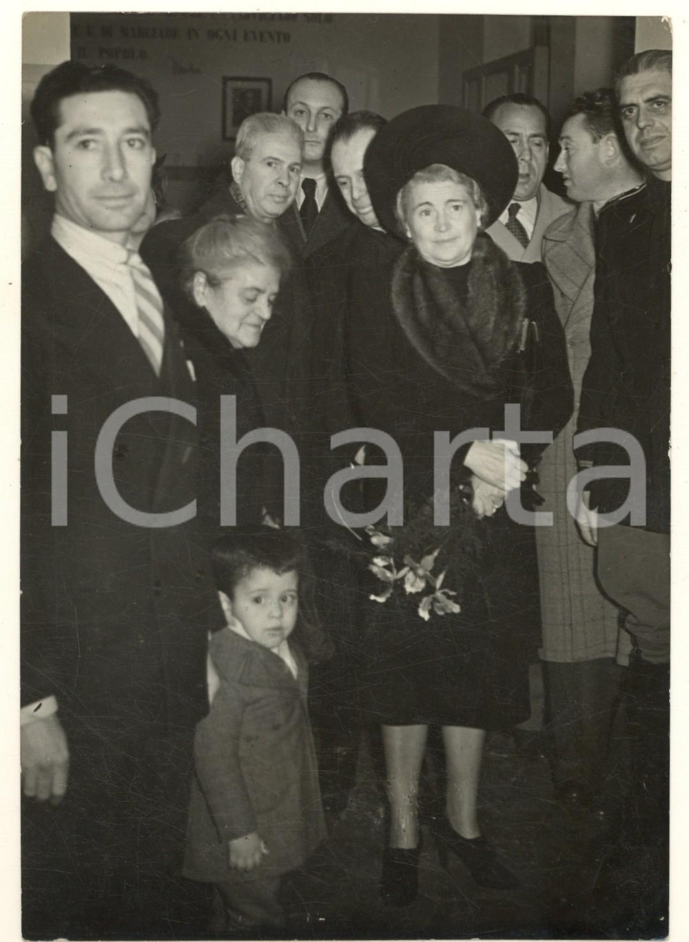Fotografia d epoca originale 1940 MILANO Rachele Mussolini visita l ECA Ente Comunale di Assistenza Foto 1