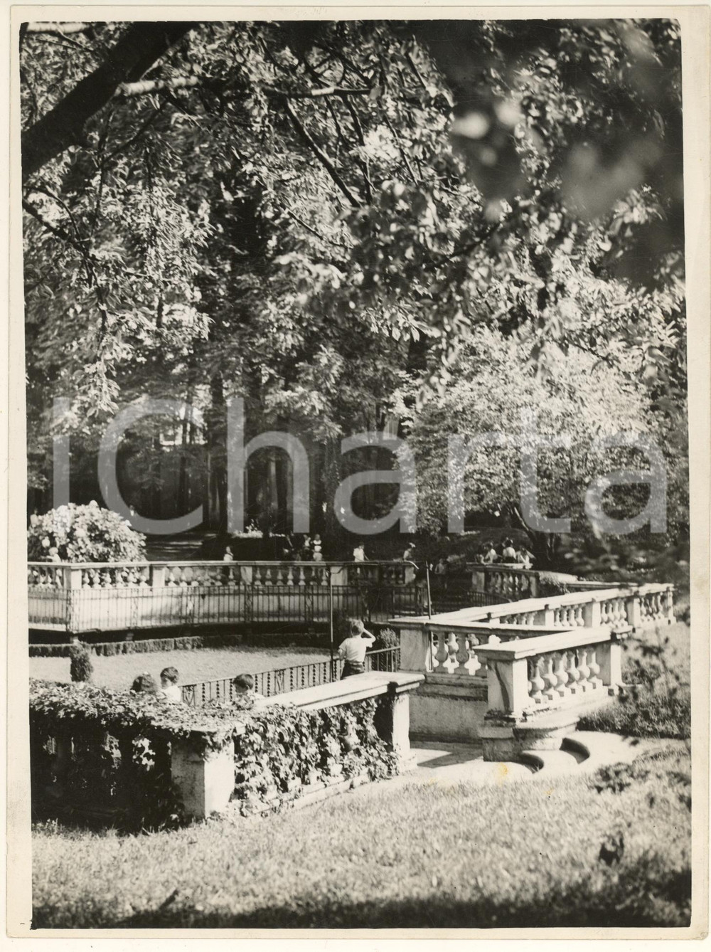 Fotografia d epoca originale 1938 MILANO Nuovi giardini della Guastalla  Veduta con il pubblico Foto 1