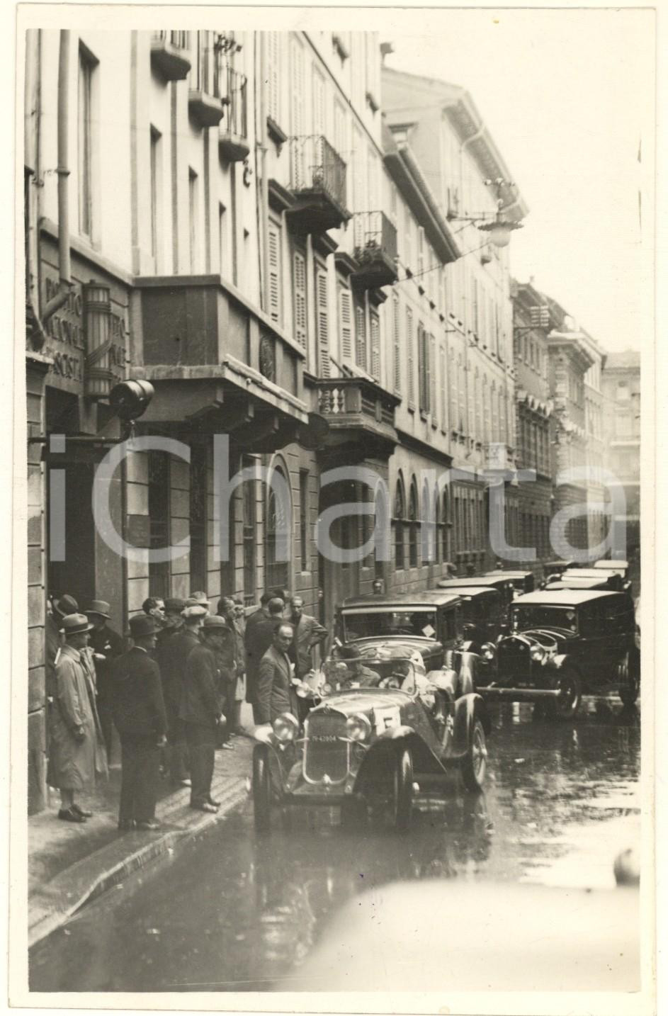 Fotografia d epoca originale 1933 MILANO Raduno della Sciesopoli  Partenza corsa delle regolarità Foto 1