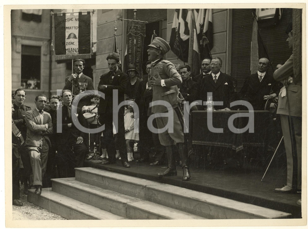 Fotografia d epoca originale 1940 ca MILANO GRECO Discorso col. AMBROGETTI  Caduti in guerra Foto 1