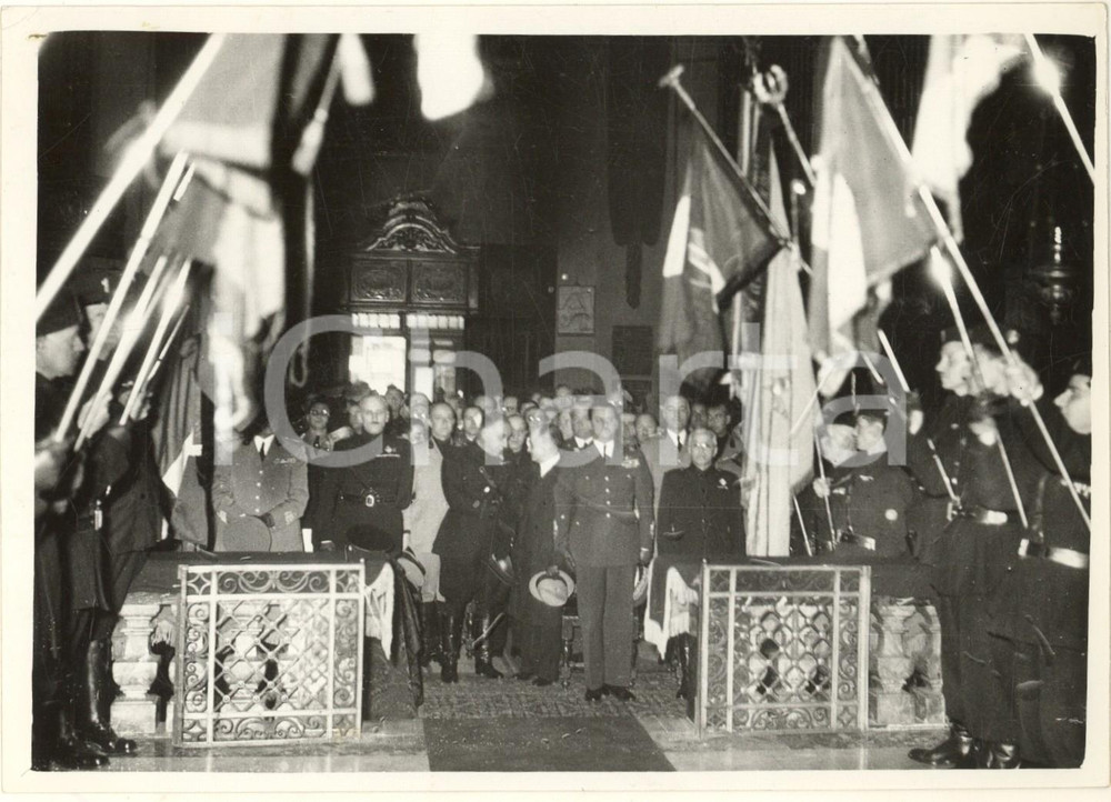Fotografia d epoca originale 1939 MILANO Chiesa S. Sebastiano  Messa per falangisti spagnoli caduti Foto 1
