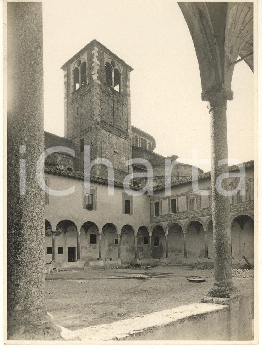 Fotografia d epoca originale 1935 ca MILANO Basilica di SAN SIMPLICIANO  Chiostro  Foto 18x24 cm 1