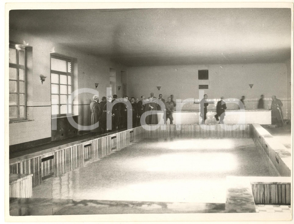 Fotografia d epoca originale 1936 MILANO BAGGIO Inaugurazione scuole Via Forze Armate  Piscina Foto 1