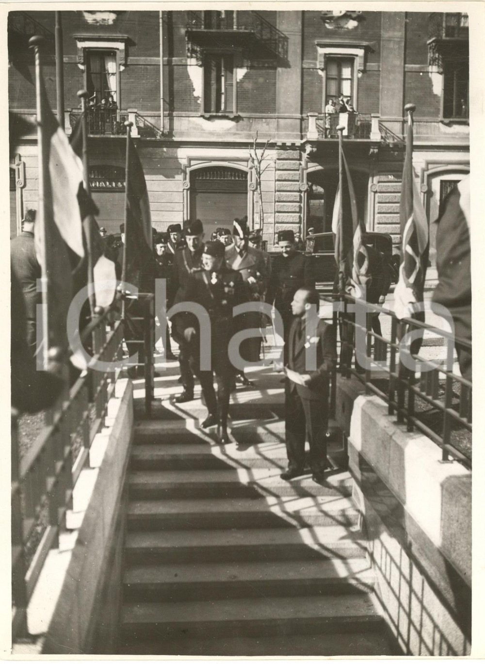 Fotografia d epoca originale 1936 MILANO via Benedetto Marcello  Prefetto MOTTA visita centrale dell acqua 1