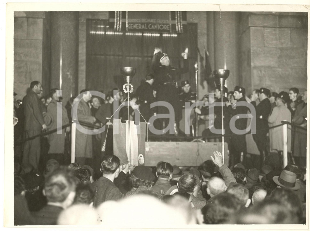 Fotografia d epoca originale 1935 MILANO Celebrazioni XXIV Maggio  Rino PARENTI al Gruppo CANTORE Foto 1
