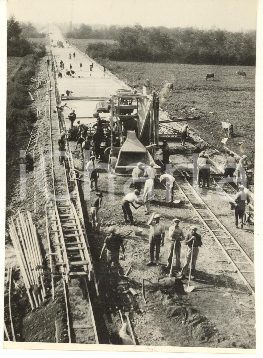 Fotografia d epoca originale 1932 MILANO MUSOCCO  Cantiere per raccordo autostrada TorinoMilano Foto 1