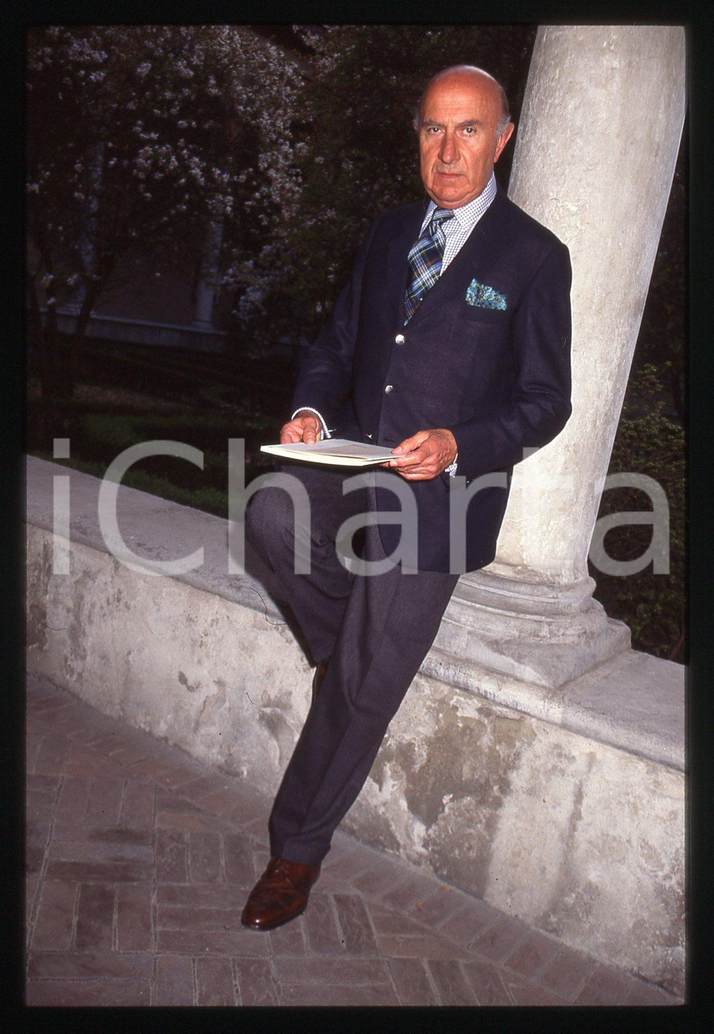 Fotografia d epoca originale 1990 ca MODA  Beppe MODENESE Ritratto del dirigente 35mm VINTAGE SLIDE 5 1