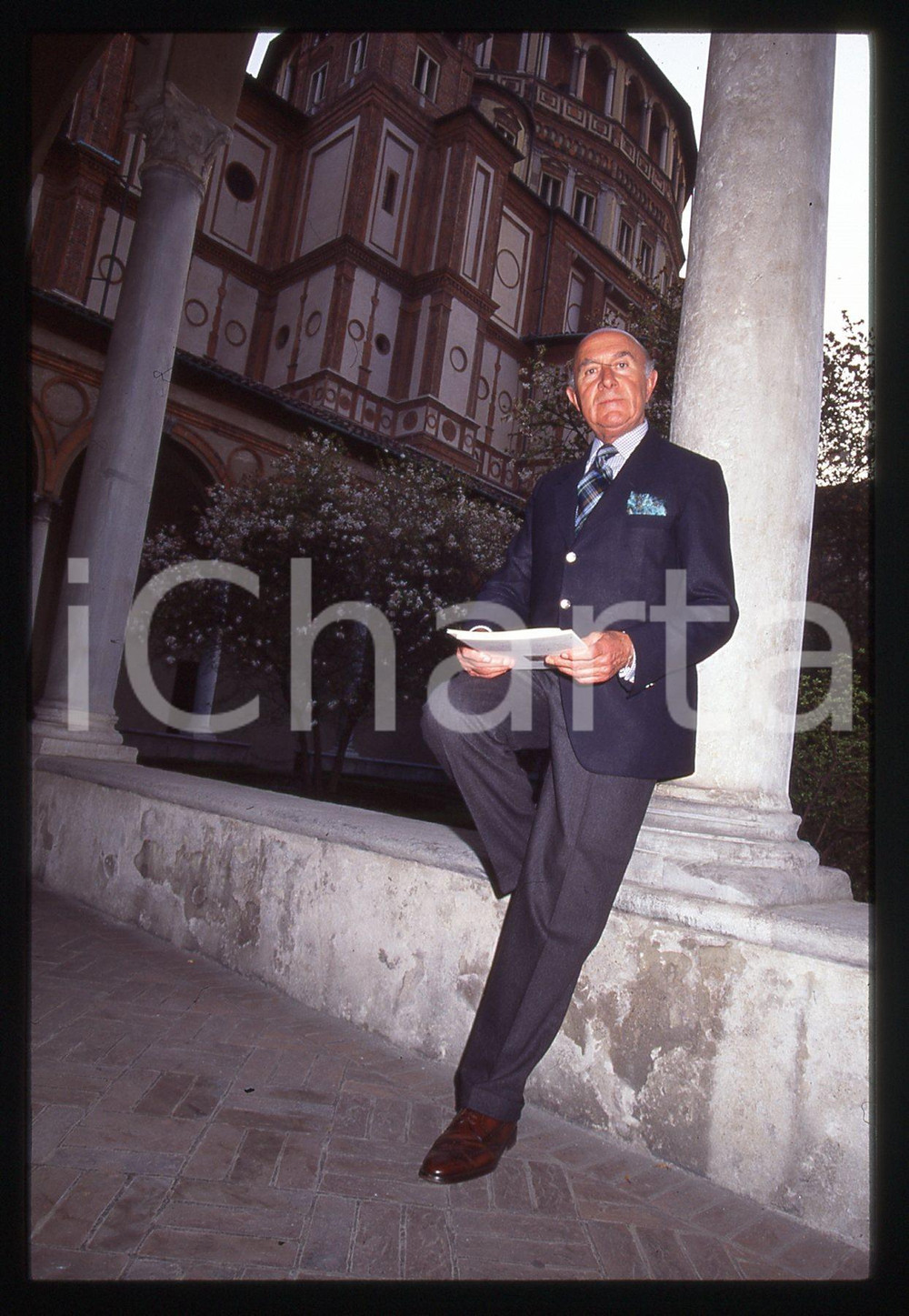 Fotografia d epoca originale 1990 ca MODA  Beppe MODENESE Ritratto del dirigente 35mm VINTAGE SLIDE 12 1