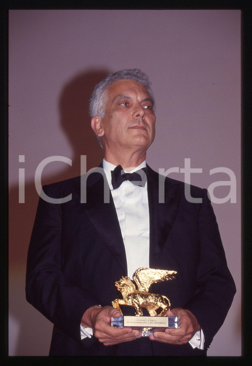 Fotografia d epoca originale 1998 FESTIVAL VENEZIA  Paolo BARATTA Presidente BIENNALE 35mm VINTAGE SLIDE 1