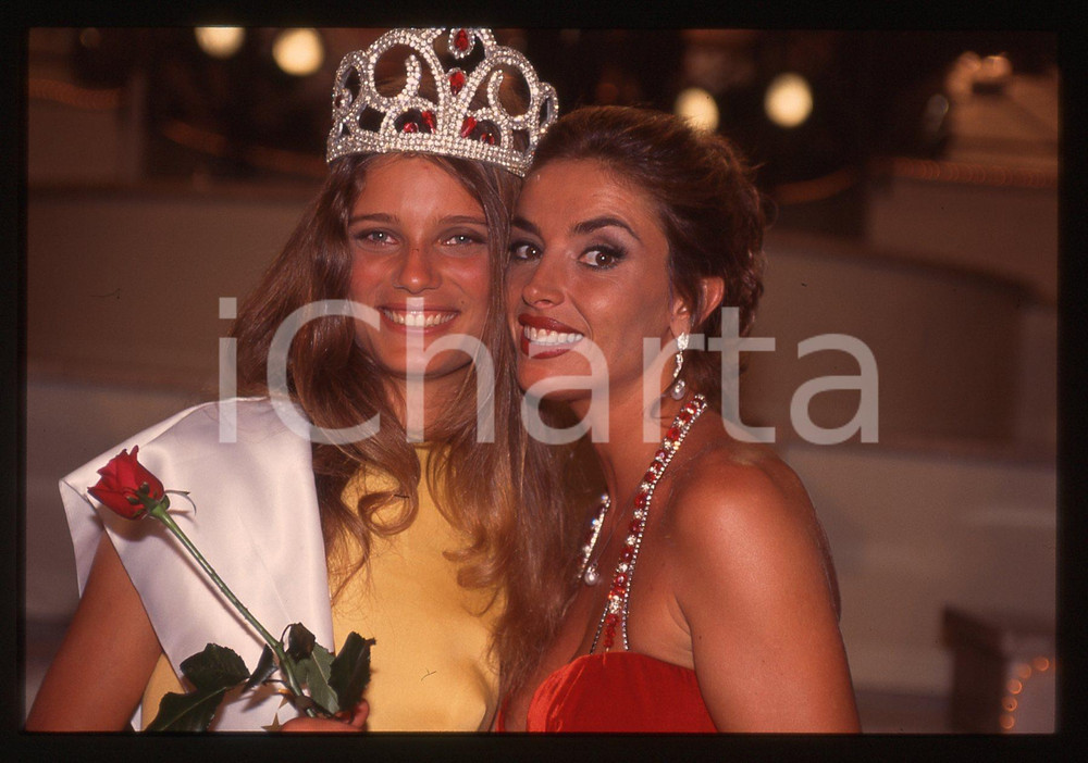Fotografia d epoca originale 1996 CANALE 5 BELLISSIMA Elisa SALMASI Francesca RETTONDINI 35mm VINTAGE SLIDE 1