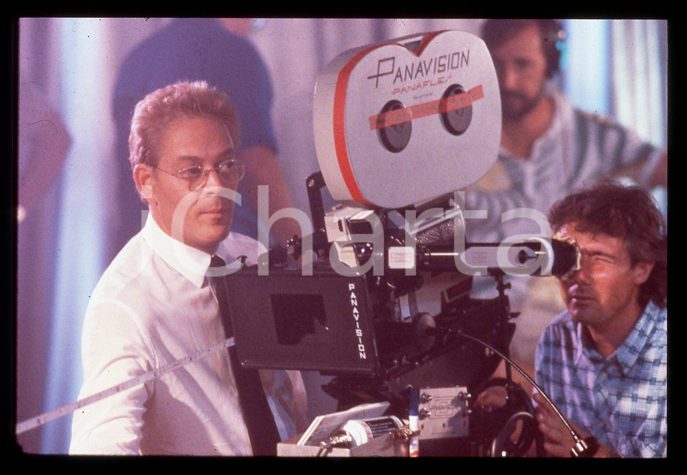 Fotografia d epoca originale 1988 MOON OVER PARADOR  Raul JULIA sul set del film 35mm VINTAGE SLIDE 1