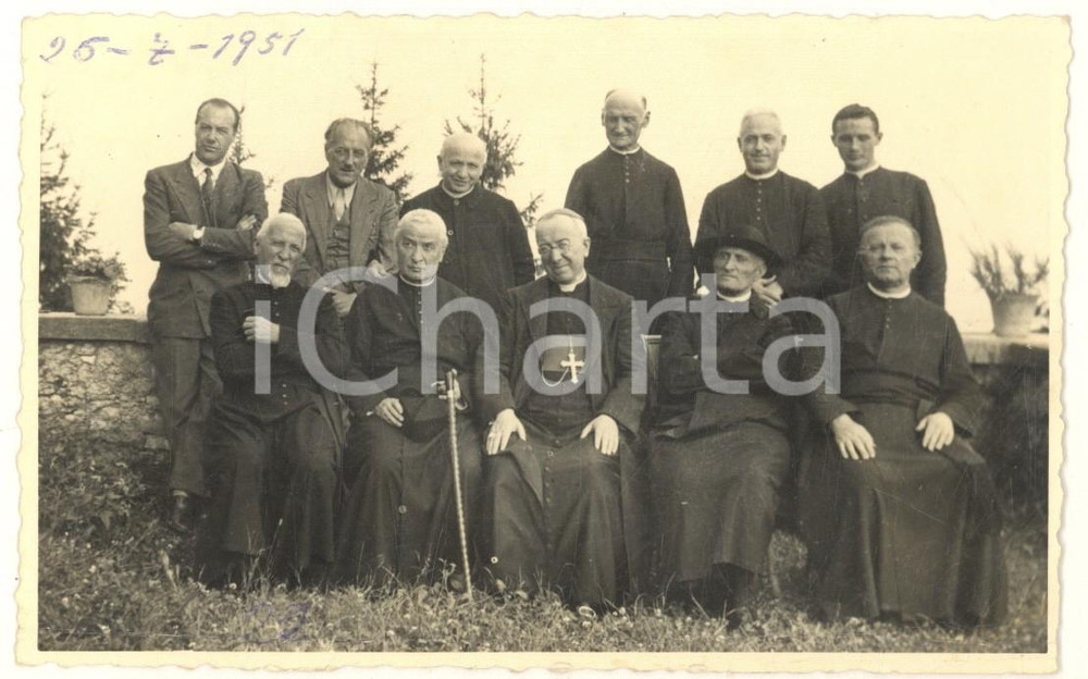 Fotografia d epoca originale 1951 MONTE SAN GENESIO Mons. Diego VENINI all eremo dei Camaldolesi Foto 1 1