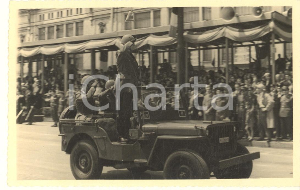 Fotografia d epoca originale 1951 MILANO Parata 2 Giugno presso le Officine Galileo Foto 14x9 cm 3 1