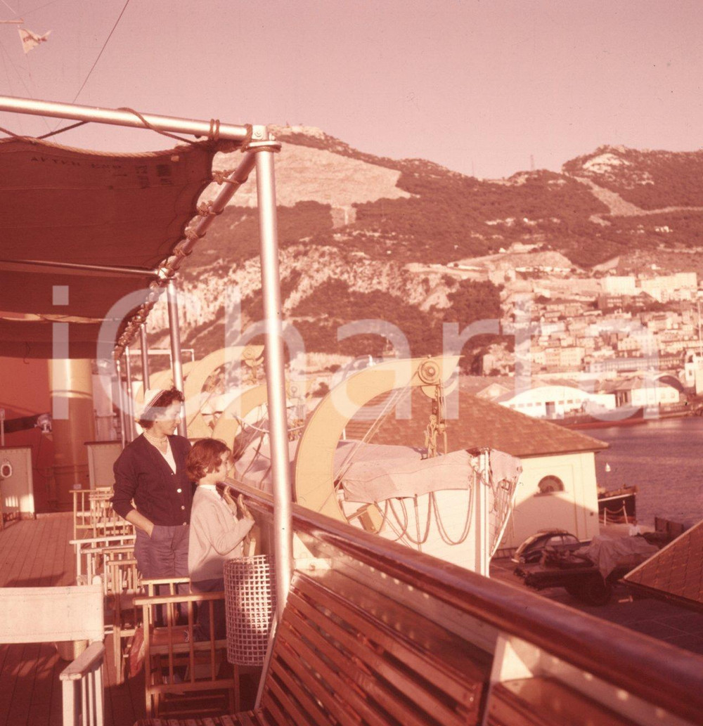 Fotografia d epoca originale 1961 GIBILTERRA vita di bordo sul traghetto per l Africa NEGATIVO ORIGINALE 3 1