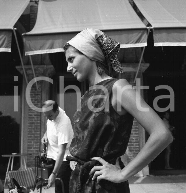 Fotografia d epoca originale 1964 VENEZIA Paola PITAGORA al Lido NEGATIVO ORIGINALE 1 1