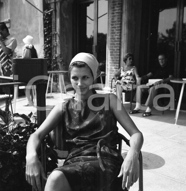 Fotografia d epoca originale 1964 VENEZIA Paola PITAGORA al Lido NEGATIVO ORIGINALE 4 1