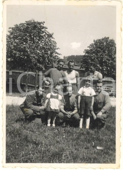Fotografia d epoca originale 1941 WW2 VRHNIKA SLOVENIA Occupazione italiana  Ufficiali con bambini Foto 6x8 1