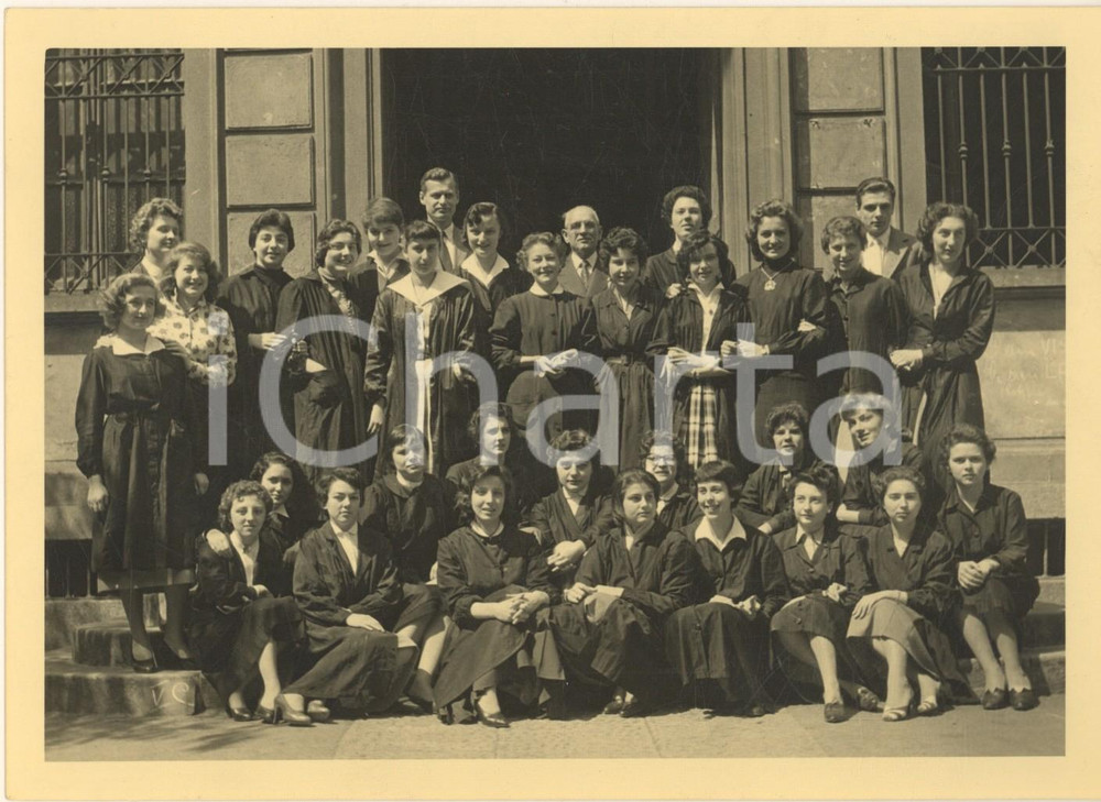 Fotografia d epoca originale 1955 ca MILANO Istituto Tecnico SCHIAPARELLI  Classe femminile  Foto 18x13 1