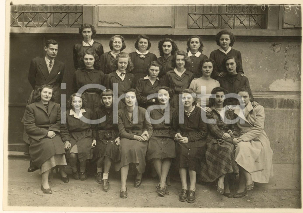 Fotografia d epoca originale 1949 MILANO Istituto Tecnico SCHIAPARELLI  Classe III femminile  Foto 18x13 1