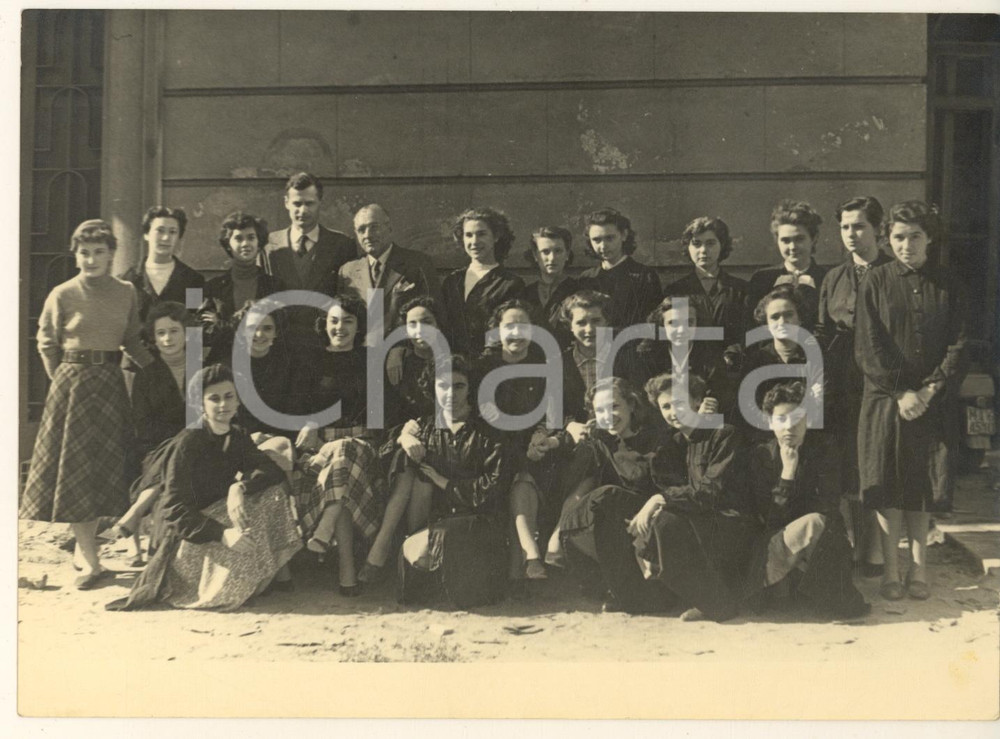Fotografia d epoca originale 1955 ca MILANO Istituto Tecnico SCHIAPARELLI  Classe femminile  Foto 2 1
