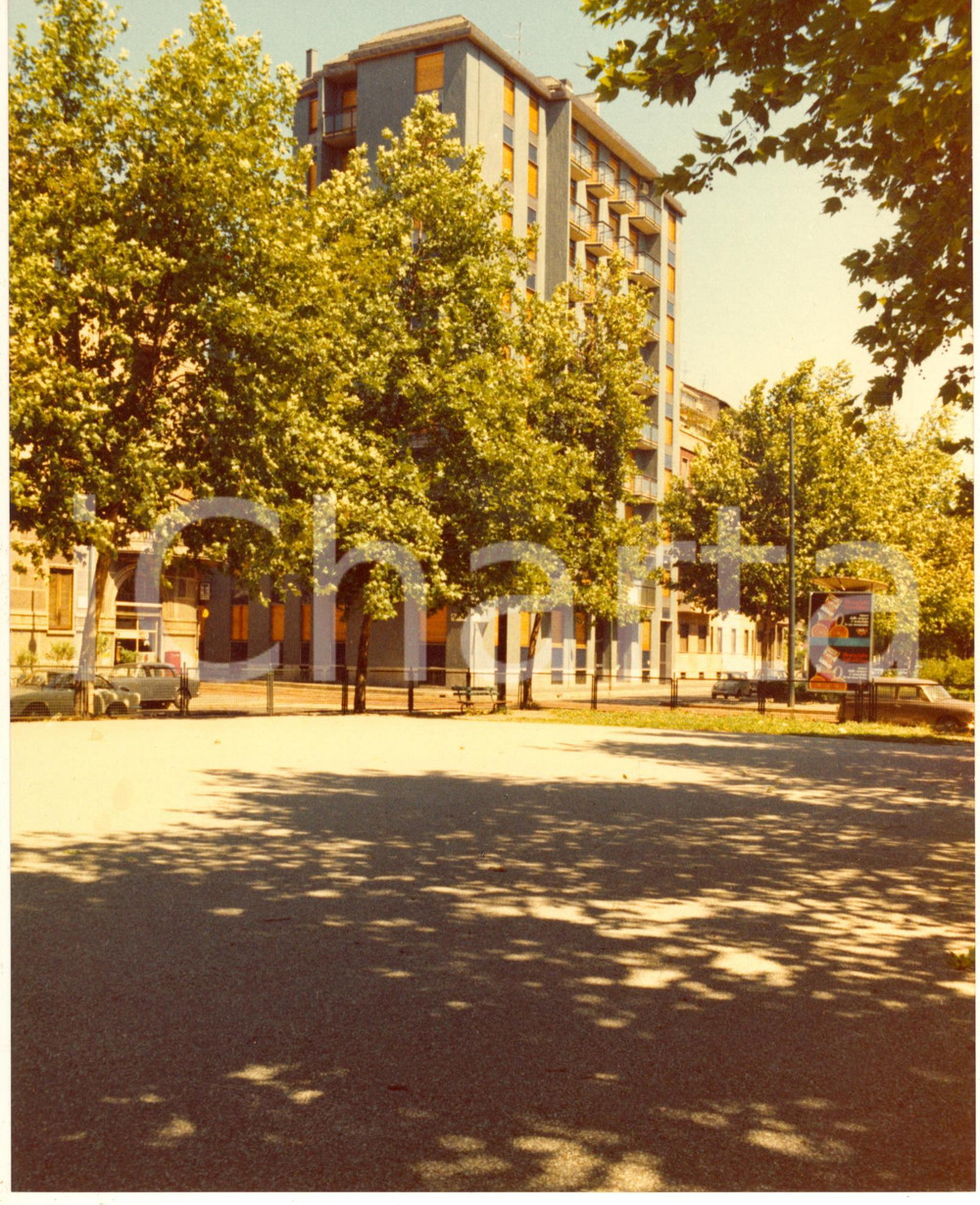Fotografia d epoca originale 1965 ca ARCHITETTURA MILANO Edificio via Lipari /ang. via Dezza  Foto 20x25 3 1