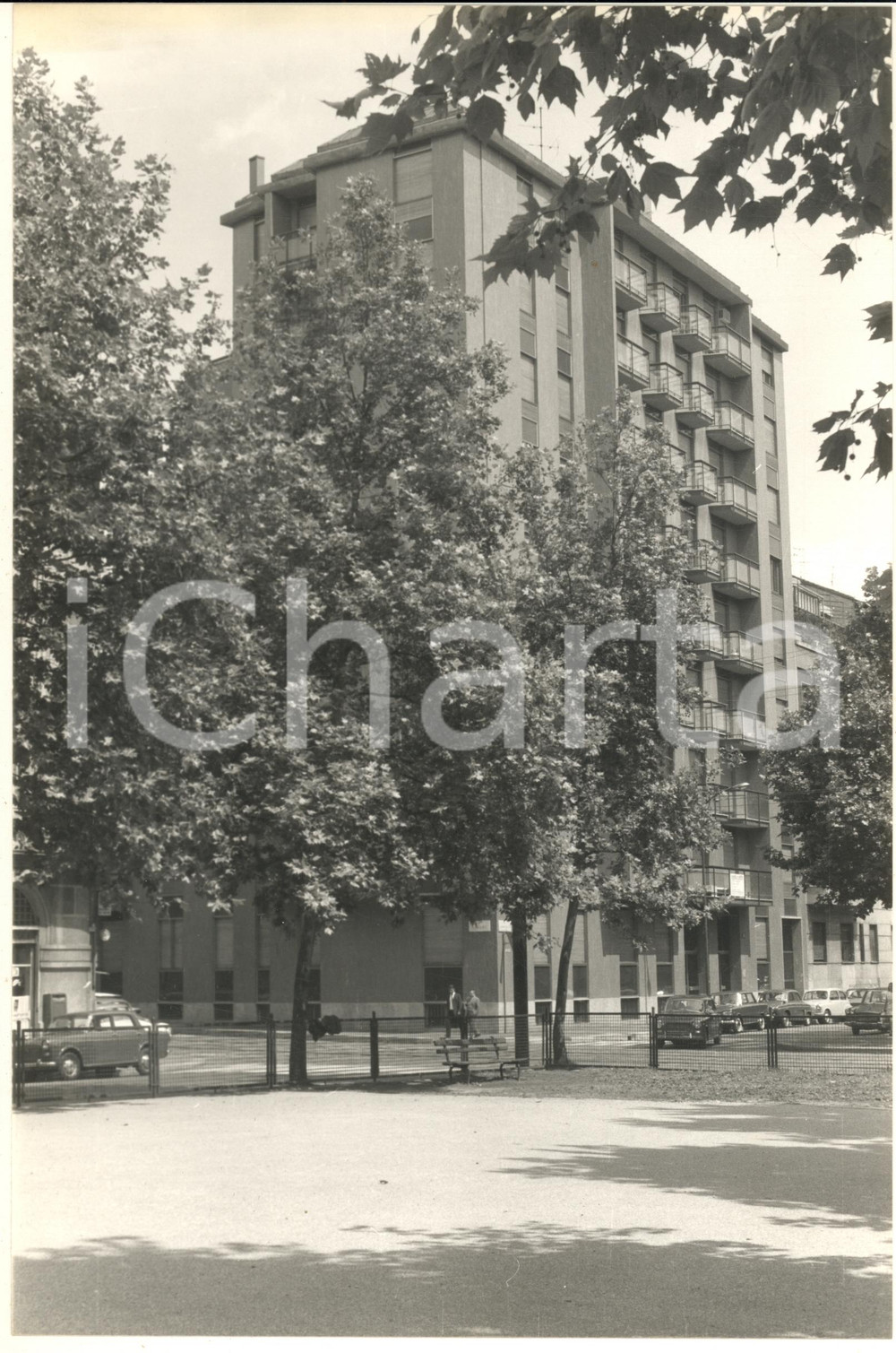 Fotografia d epoca originale 1965 ca ARCHITETTURA MILANO Edificio via Lipari /ang. via Dezza  Foto 20x31 1