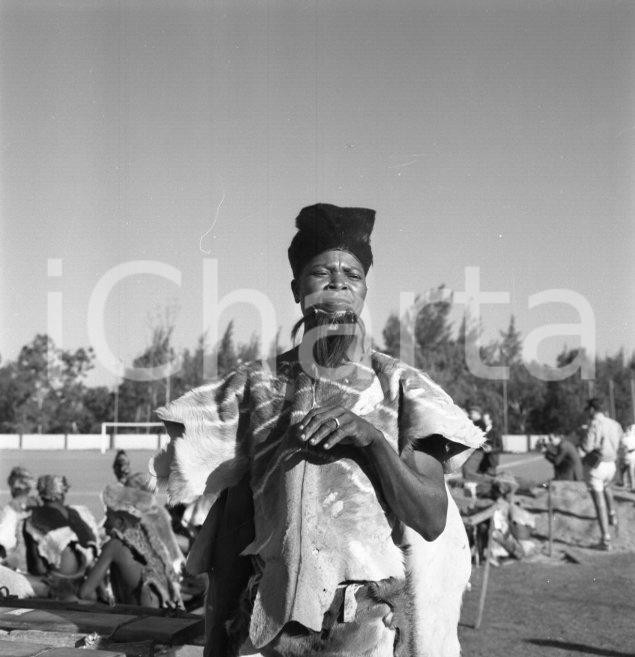 Fotografia d epoca originale 1965 ca MAPUTO MOZAMBICO  Strumenti musici popolo Chopi NEGATIVO ORIGINALE 3 1