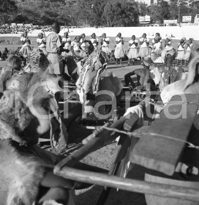 Fotografia d epoca originale 1965 ca MAPUTO MOZAMBICO  Strumenti musici popolo Chopi NEGATIVO ORIGINALE 7 1