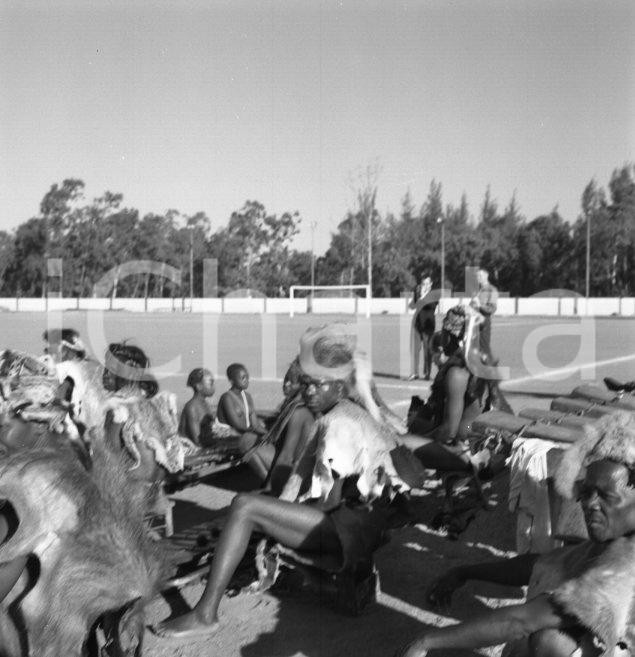 Fotografia d epoca originale 1965 ca MAPUTO MOZAMBICO  Strumenti musici popolo Chopi NEGATIVO ORIGINALE 12 1