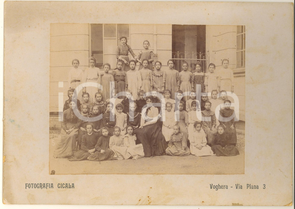 Fotografia d epoca originale 1915 ca VOGHERA Istituto femminile  Classe con maestra  Foto CICALA 2 1