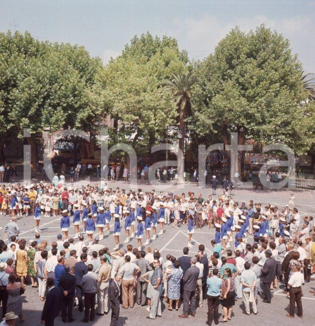 Fotografia d epoca originale 1960ca VENTIMIGLIA Piazza della Libertà Battaglia dei Fiori POSITIVO ORIGINALE 2 1