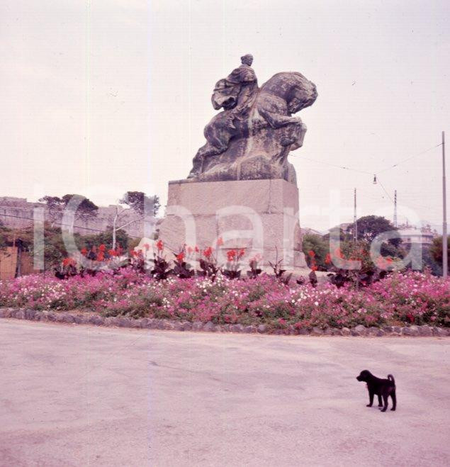 Fotografia d epoca originale 1960ca SAVONA piazza Garibaldi e monumento all eroe POSITIVO ORIGINALE 1