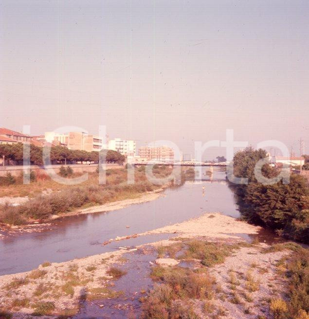 Fotografia d epoca originale 1960ca ALBENGA SV il fiume Centa che attraversa la città POSITIVO ORIGINALE 1