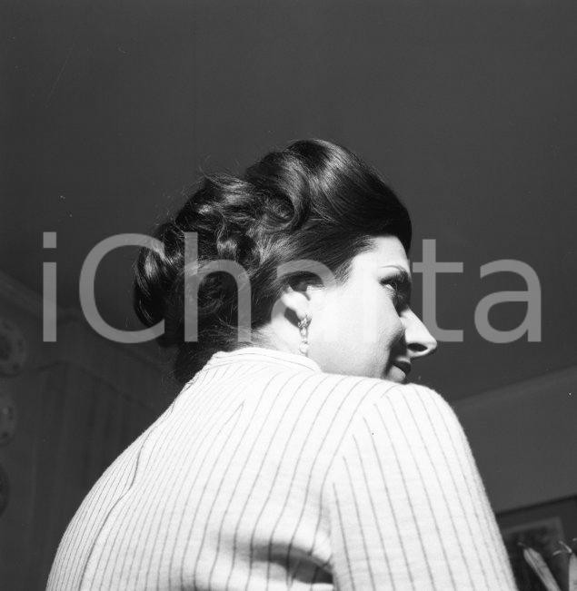 Fotografia d epoca originale 1968 MILANO Curzia FERRARI Ritratto della scrittrice NEGATIVO ORIGINALE 6 1
